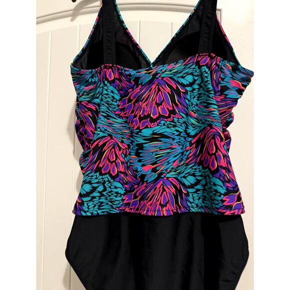 Yours "Queen of Curves" Colorful One Piece Swim Suit Size 24 - Picture 4 of 6